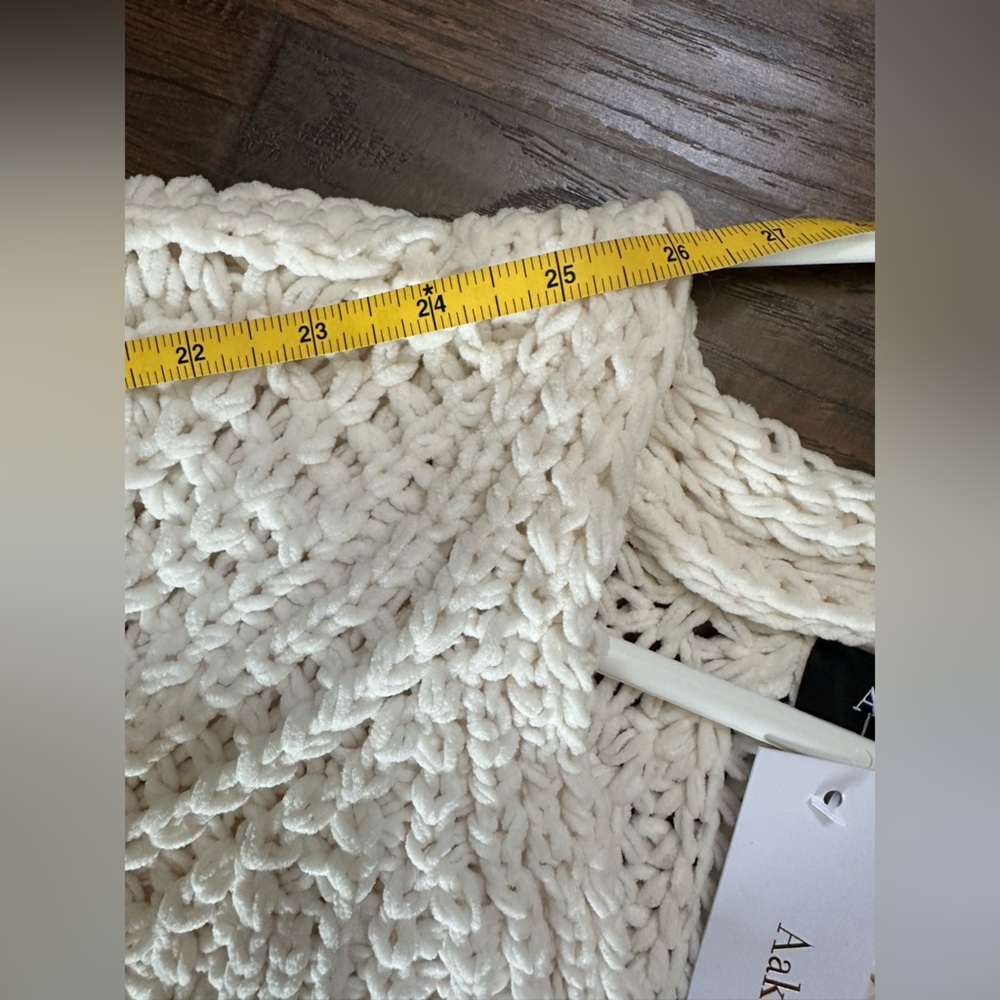Aakaa Cream Knit Cardigan Sweater cable pattern on front NWT SUPER SOFT M - Picture 11 of 16